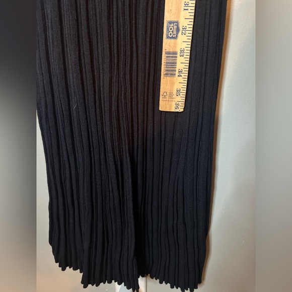 Long fitted knit dress - Picture 9 of 13